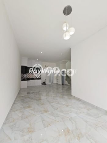 Rumah Strategis Modern Lb 176m2 di Jagakarsa, Jakarta Selatan Rumah Strategis Modern Lb 176m2 di Jagakarsa, Jakarta Selatan