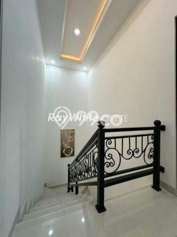 Dijual Rumah 3 Kamar Lokasi Strategis Nyaman dan Strategis di Kramat Jati Dijual Rumah 3 Kamar Lokasi Strategis Nyaman dan Strategis di Kramat Jati