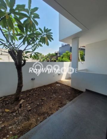 Dijual Rumah Luas Megah Dengan View Eksklusif di Pejaten, Jakarta Selatan Dijual Rumah Luas Megah Dengan View Eksklusif di Pejaten, Jakarta Selatan