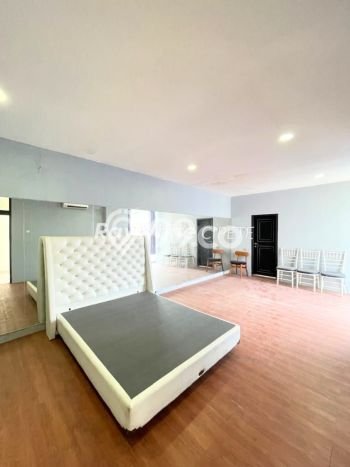 Rumah Elit Modern Tanpa Renovasi di Cipete Jakarta Selatan Rumah Elit Modern Tanpa Renovasi di Cipete Jakarta Selatan