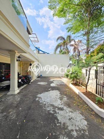 Rumah Elit Modern Tanpa Renovasi di Cipete Jakarta Selatan Rumah Elit Modern Tanpa Renovasi di Cipete Jakarta Selatan