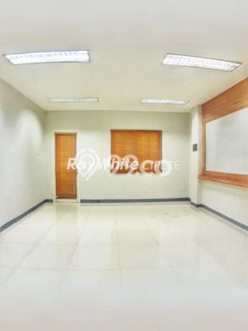 KAWASAN PREMIUM! Ruko di Tebet, Luas 338m2m², Area Bisnis KAWASAN PREMIUM! Ruko di Tebet, Luas 338m2m², Area Bisnis