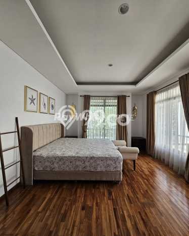 Rumah Elit Modern Tanpa Renovasi di Lebak Bulus Jakarta Selatan Rumah Elit Modern Tanpa Renovasi di Lebak Bulus Jakarta Selatan