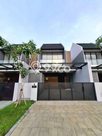 Ready to Use! Luxury House LT 187m2 Desain Elegan di Lebak Bulus Ready to Use! Luxury House LT 187m2 Desain Elegan di Lebak Bulus
