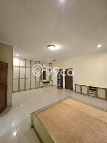 Siap Huni Rumah Mewah 6 Kamar di Tebet Dekat ke Mana Saja Siap Huni Rumah Mewah 6 Kamar di Tebet Dekat ke Mana Saja