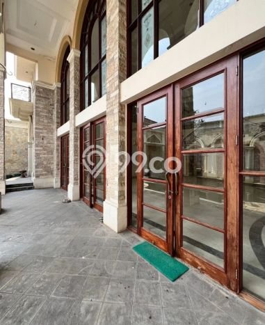 Jual Rumah Luas Elegan Dengan View Cantik di Kuningan, Jakarta Selatan Jual Rumah Luas Elegan Dengan View Cantik di Kuningan, Jakarta Selatan