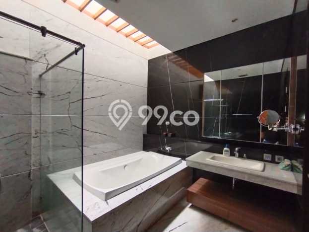 Dijual Rumah Luas Elegan Dengan View Eksklusif di Gatot Subroto, Bandung Dijual Rumah Luas Elegan Dengan View Eksklusif di Gatot Subroto, Bandung
