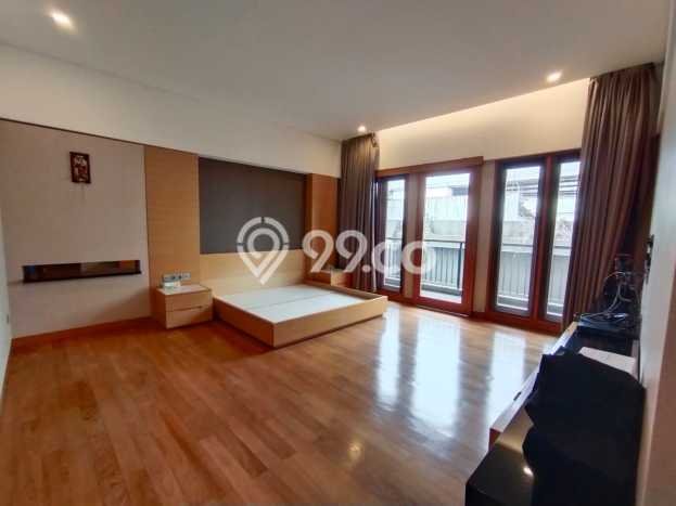 Dijual Rumah Luas Elegan Dengan View Eksklusif di Gatot Subroto, Bandung Dijual Rumah Luas Elegan Dengan View Eksklusif di Gatot Subroto, Bandung