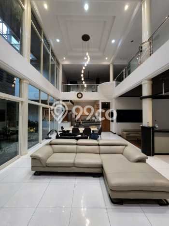 Rumah Elit Modern Tanpa Renovasi di BKR Bandung Rumah Elit Modern Tanpa Renovasi di BKR Bandung