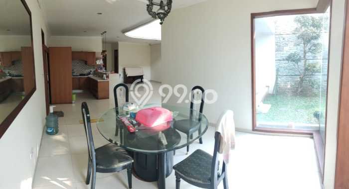 Rumah Elit Modern Tanpa Renovasi di Soekarno Hatta Bandung Rumah Elit Modern Tanpa Renovasi di Soekarno Hatta Bandung