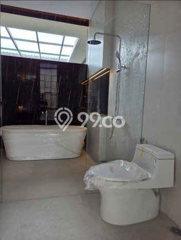 Rumah Mewah LB 580m2 Siap Huni Desain Elegan di Summarecon Bandung, Bandung Rumah Mewah LB 580m2 Siap Huni Desain Elegan di Summarecon Bandung, Bandung