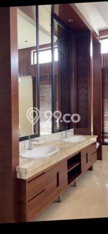 Hunian Elit LB 1000m2 Siap Pakai Desain Elegan di Sayap Dago, Bandung Hunian Elit LB 1000m2 Siap Pakai Desain Elegan di Sayap Dago, Bandung