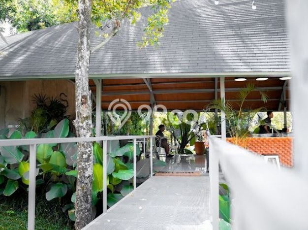 Unit Komersial Dijual di Bandung LT 2830m2 & LB 166m2 Unit Komersial Dijual di Bandung LT 2830m2 & LB 166m2