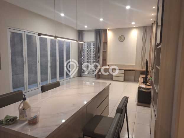 Rumah Elit Modern Tanpa Renovasi di Muara Bandung Rumah Elit Modern Tanpa Renovasi di Muara Bandung