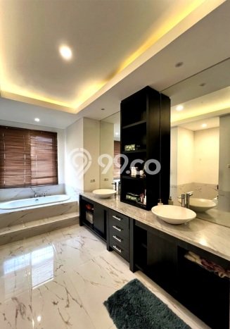 Rumah Mewah LB 450m2 Siap Pakai Desain Elegan di Kemang, Jakarta Selatan Rumah Mewah LB 450m2 Siap Pakai Desain Elegan di Kemang, Jakarta Selatan