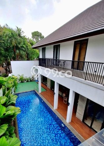 Rumah Mewah LB 450m2 Siap Pakai Desain Elegan di Kemang, Jakarta Selatan Rumah Mewah LB 450m2 Siap Pakai Desain Elegan di Kemang, Jakarta Selatan
