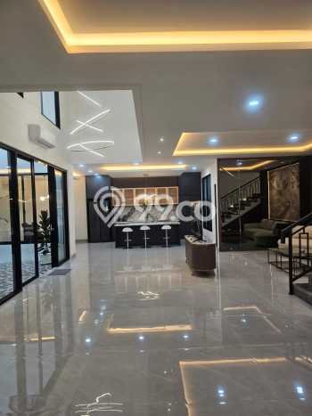 Hunian Elit LB 350m2 Siap Pakai Desain Elegan di Alam Sutera, Tangerang Hunian Elit LB 350m2 Siap Pakai Desain Elegan di Alam Sutera, Tangerang