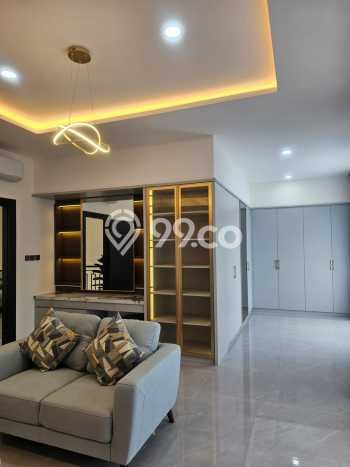 Hunian Elit LB 350m2 Siap Pakai Desain Elegan di Alam Sutera, Tangerang Hunian Elit LB 350m2 Siap Pakai Desain Elegan di Alam Sutera, Tangerang