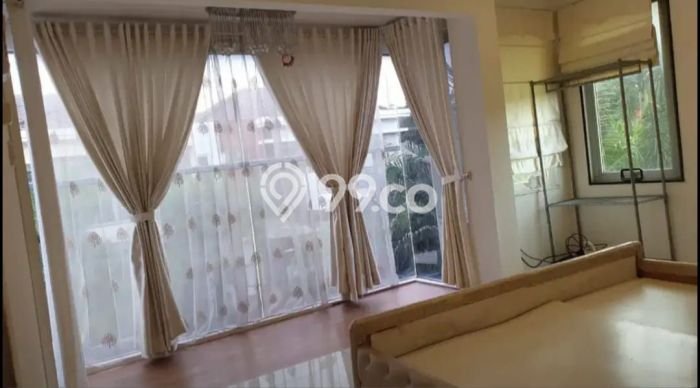 Jual rumah puri mansion, hoek, siap huni Jual rumah puri mansion, hoek, siap huni