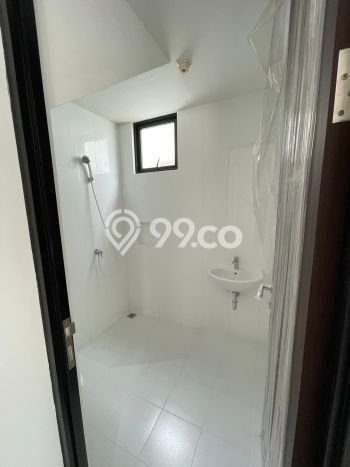 Rumah Luas Asri 2 KT Siap Pakai di Puri Indah Jakarta Barat Rumah Luas Asri 2 KT Siap Pakai di Puri Indah Jakarta Barat