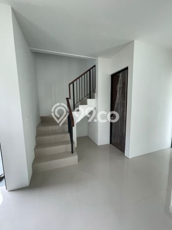Rumah Luas Asri 2 KT Siap Pakai di Puri Indah Jakarta Barat Rumah Luas Asri 2 KT Siap Pakai di Puri Indah Jakarta Barat