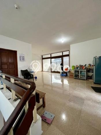 Siap Huni Hunian Elit 4 Kamar di Kebayoran Baru Dekat ke Mana Saja Siap Huni Hunian Elit 4 Kamar di Kebayoran Baru Dekat ke Mana Saja