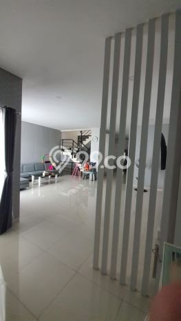 Dijual Rumah Luas Megah Dengan View Eksklusif di Tanjung Duren, Jakarta Barat Dijual Rumah Luas Megah Dengan View Eksklusif di Tanjung Duren, Jakarta Barat