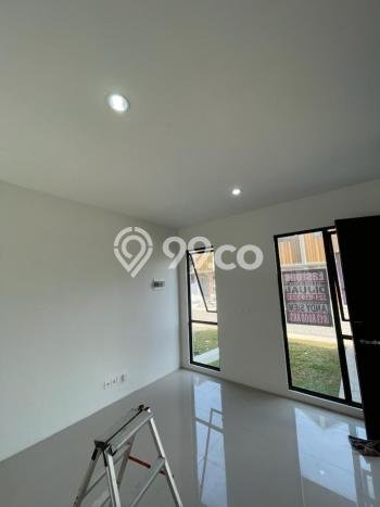 Rumah Luas Asri 2 KT Siap Pakai di Puri Indah Jakarta Barat Rumah Luas Asri 2 KT Siap Pakai di Puri Indah Jakarta Barat