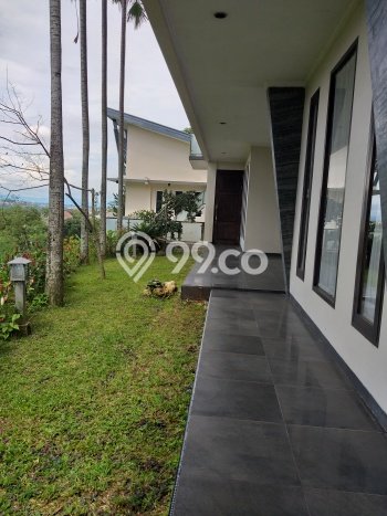 Disewakan! Rumah 6 Kamar Tidur &
7 Kamar Mandi di Sentul City, Bogor Disewakan! Rumah 6 Kamar Tidur &
7 Kamar Mandi di Sentul City, Bogor