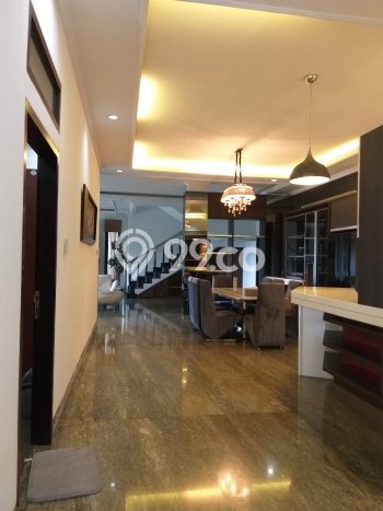 Disewakan! Rumah 6 Kamar Tidur &
7 Kamar Mandi di Sentul City, Bogor Disewakan! Rumah 6 Kamar Tidur &
7 Kamar Mandi di Sentul City, Bogor