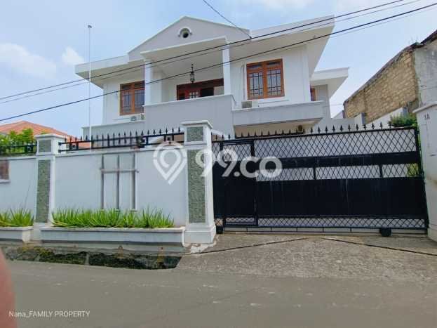 Siap Huni Rumah Mewah 5 Kamar di Kebayoran Lama Dekat ke Mana Saja Siap Huni Rumah Mewah 5 Kamar di Kebayoran Lama Dekat ke Mana Saja