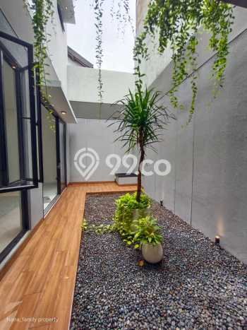 Ready to Use! Luxury House LT 135m2 Desain Elegan di Sektor 3 - Bintaro Ready to Use! Luxury House LT 135m2 Desain Elegan di Sektor 3 - Bintaro