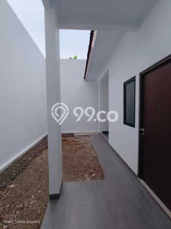 Rumah Luas Asri 3 KT Siap Pakai di Meruya Jakarta Barat Rumah Luas Asri 3 KT Siap Pakai di Meruya Jakarta Barat