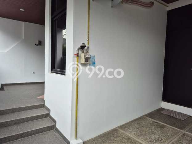 Rumah Luxury Modern Siap Huni di Puri Indah Jakarta Barat Rumah Luxury Modern Siap Huni di Puri Indah Jakarta Barat