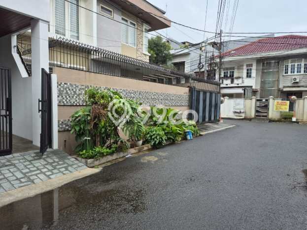Rumah Luxury Modern Siap Huni di Puri Indah Jakarta Barat Rumah Luxury Modern Siap Huni di Puri Indah Jakarta Barat
