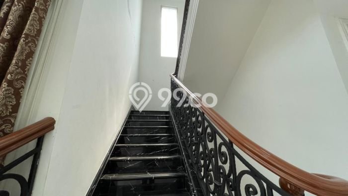 Jual Rumah Mewah Elegan Dengan View Cantik di Pondok Indah, Jakarta Selatan Jual Rumah Mewah Elegan Dengan View Cantik di Pondok Indah, Jakarta Selatan