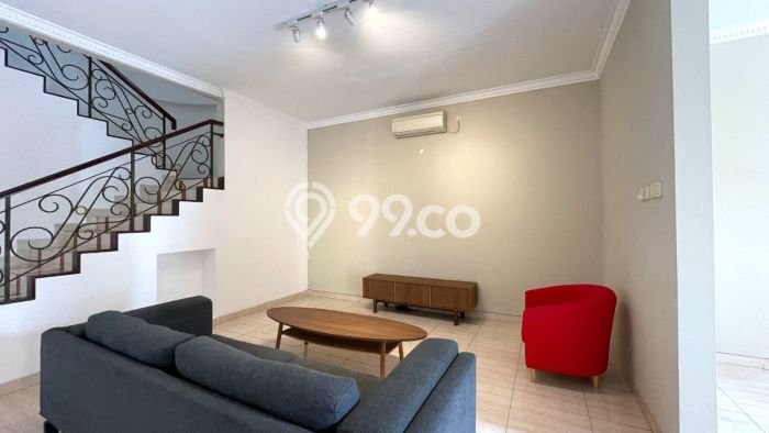 Rumah Disewakan Jakarta Selatan LT 400m2 LB 600m2 Kawasan Pondok Indah Rumah Disewakan Jakarta Selatan LT 400m2 LB 600m2 Kawasan Pondok Indah