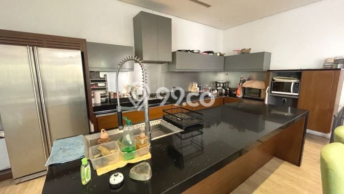 Rumah Elit Modern Tanpa Renovasi di Pondok Indah Jakarta Selatan Rumah Elit Modern Tanpa Renovasi di Pondok Indah Jakarta Selatan