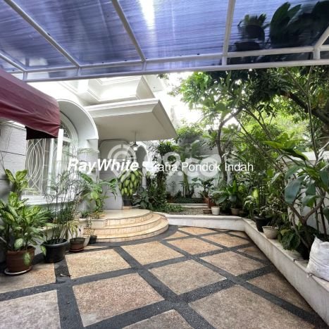 Rumah Elit Modern Tanpa Renovasi di Pondok Indah Jakarta Selatan Rumah Elit Modern Tanpa Renovasi di Pondok Indah Jakarta Selatan