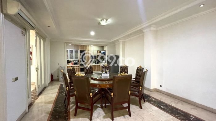 Hunian Mewah LB 1200m2 Siap Huni Desain Elegan di Pondok Indah, Jakarta Selatan Hunian Mewah LB 1200m2 Siap Huni Desain Elegan di Pondok Indah, Jakarta Selatan