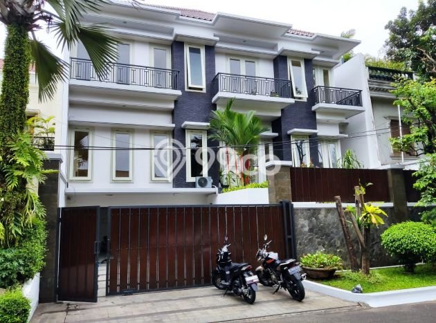 Ready to Use! Premium House LT 420m2 Desain Elegan di Pondok Indah Ready to Use! Premium House LT 420m2 Desain Elegan di Pondok Indah
