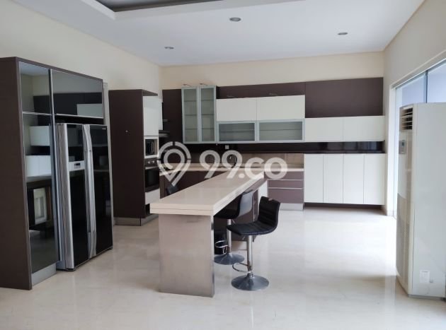 Ready to Use! Premium House LT 420m2 Desain Elegan di Pondok Indah Ready to Use! Premium House LT 420m2 Desain Elegan di Pondok Indah