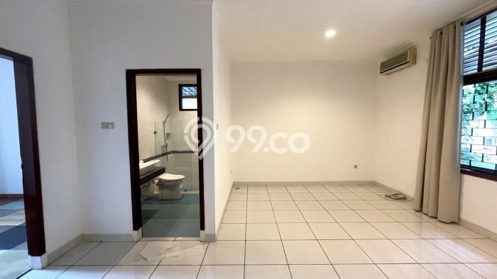 Rumah Eksklusif Siap Huni LT 542m2 di Menteng, Jakarta Pusat Rumah Eksklusif Siap Huni LT 542m2 di Menteng, Jakarta Pusat