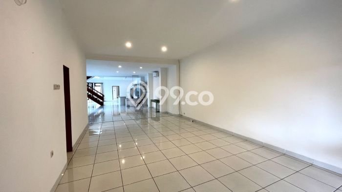Rumah Eksklusif Siap Huni LT 542m2 di Menteng, Jakarta Pusat Rumah Eksklusif Siap Huni LT 542m2 di Menteng, Jakarta Pusat