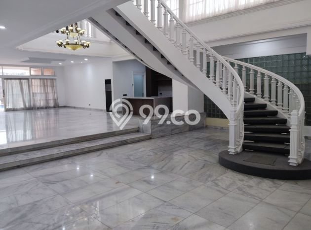 Sewa Rumah Nyaman di Pondok Indah LT 800m2 / LB 1000m2 Siap Huni Sewa Rumah Nyaman di Pondok Indah LT 800m2 / LB 1000m2 Siap Huni