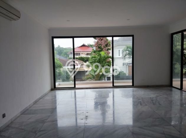 Sewa Rumah Nyaman di Pondok Indah LT 800m2 / LB 1000m2 Siap Huni Sewa Rumah Nyaman di Pondok Indah LT 800m2 / LB 1000m2 Siap Huni