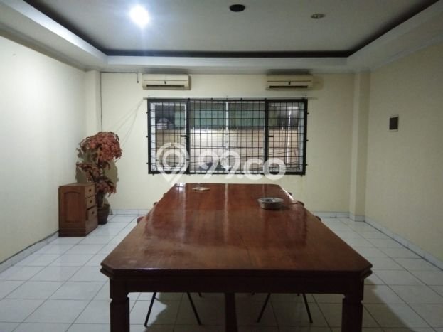 Ruko untuk Disewa di Pusat Jakarta Selatan Luas Bangunan 300m2 Ruko untuk Disewa di Pusat Jakarta Selatan Luas Bangunan 300m2