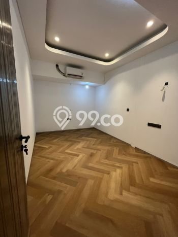 Rumah Elit Modern Tanpa Renovasi di Pondok Indah Jakarta Selatan Rumah Elit Modern Tanpa Renovasi di Pondok Indah Jakarta Selatan