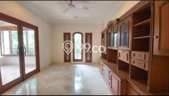 Hunian Modern Untuk Disewakan di Pondok Indah Jakarta Selatan 6 KT & 4 KM Hunian Modern Untuk Disewakan di Pondok Indah Jakarta Selatan 6 KT & 4 KM