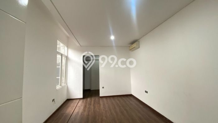Rumah Luxury Modern Tanpa Renovasi di Pondok Indah Jakarta Selatan Rumah Luxury Modern Tanpa Renovasi di Pondok Indah Jakarta Selatan